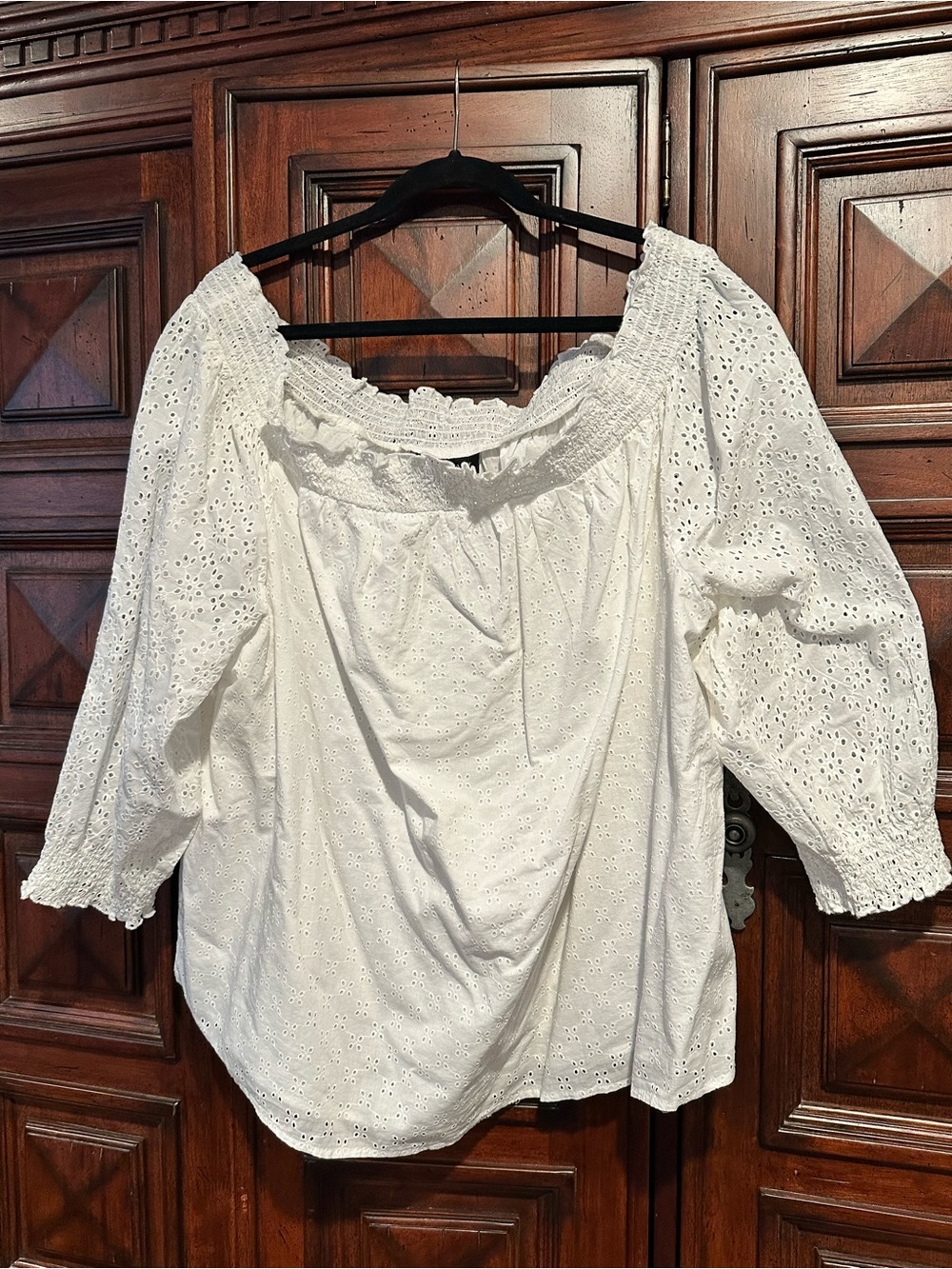 22/24 off shoulder or on Lane Bryant White Eyelet Peasant Blouse